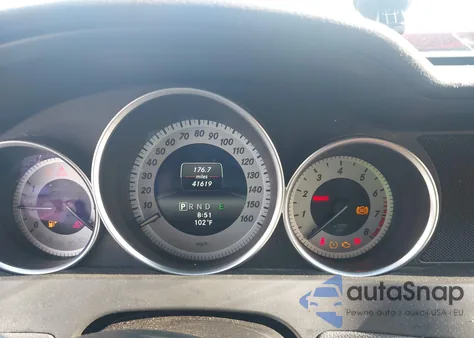 2015 Mercedes-Benz C 350 Sport 4Matic z USA, uszkodzony, nr VIN WDDGJ8JB1FG384094